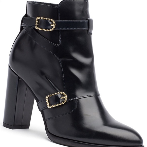 Gigi Hadid -Tommy Hilfiger buckles ankles boots - Picture 2 of 12